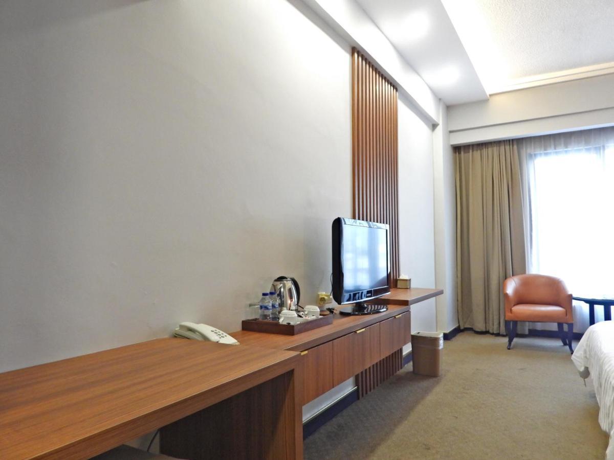 Maxwell Hotel Yakarta Exterior foto