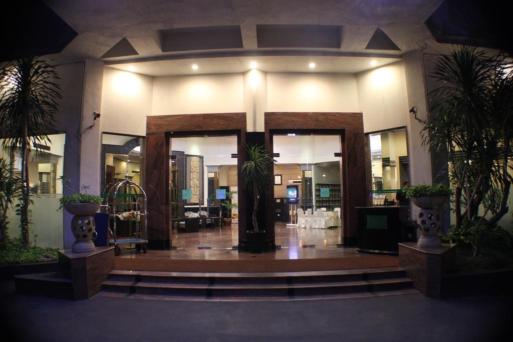 Maxwell Hotel Yakarta Exterior foto